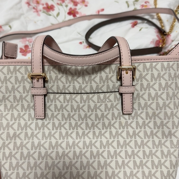 💎 Michael Kors Tote with Logo and Leather Wristlet Combo 💎 - Picture 2 of 6